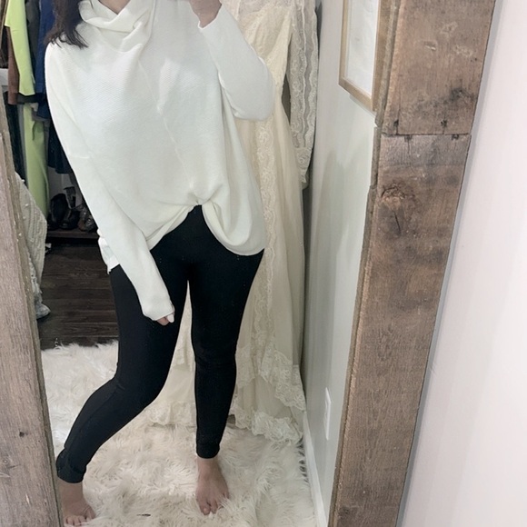 Cupio Women's White Cowl Neck Sweater size large new with tags - Picture 1 of 8